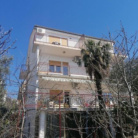 Apartments Olgi - Free Parking Crikvenica Bagian luar foto